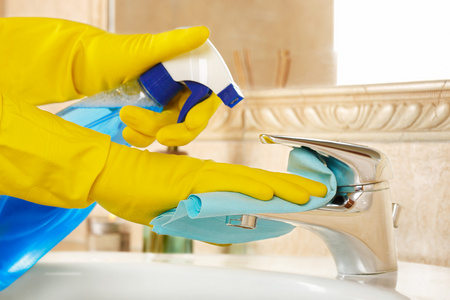 为什么一定要请专业的家具清洁人员上门服务？